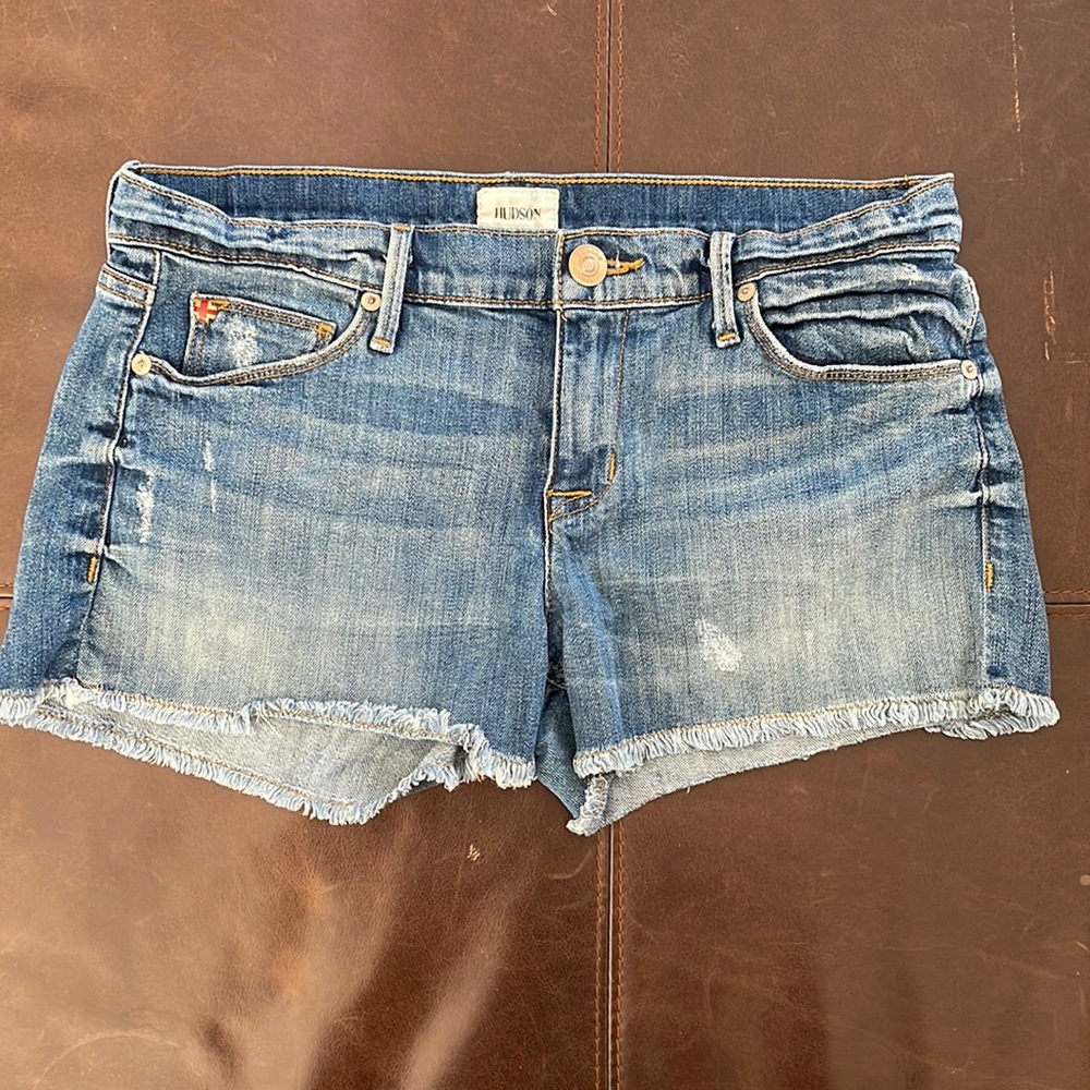 Hudson distressed jean shorts size 27